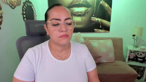 Snapshot of marianalopez81 chatting on April 2, 1:25 am Mariana Lopez online show from April 2, 1:25 am