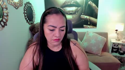 Snapshot of marianalopez81 chatting on April 4, 10:51 pm Mariana Lopez online show from April 4, 10:51 pm