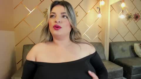 marianeporter online show from May 18, 10:37 pm
