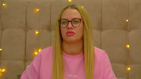 Maria online show from December 15, 1:02 am