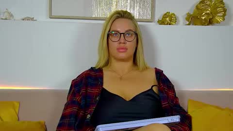 Maria online show from November 21, 6:34 am