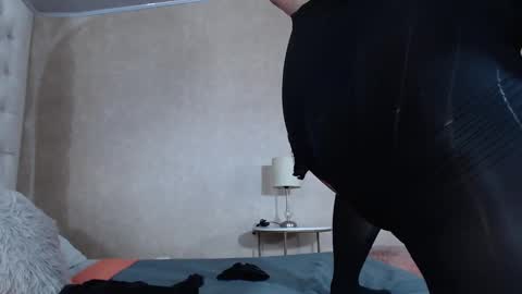 Snapshot of mariangel_bigboobs chatting on March 28, 12:38 pm la crespa x online show from March 28, 12:38 pm