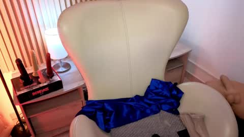 Marian Love  online show from October 4, 10:46 am