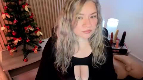 Marian Love  online show from November 29, 10:51 am