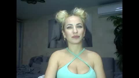 Snapshot of marianna1977 chatting on February 12, 10:04 pm marianna1977 online show from February 12, 10:04 pm