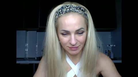 Snapshot of marianna1977 chatting on March 4, 1:12 am marianna1977 online show from March 4, 1:12 am