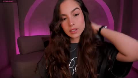 Marianne  online show from December 16, 10:15 pm