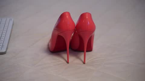 Snapshot of marianova chatting on October 17, 9:01 am Maria online show from October 17, 9:01 am