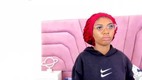 marianrosse online show from October 12, 7:35 pm