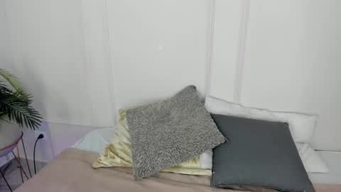 Maria Pettit online show from February 24, 11:41 am