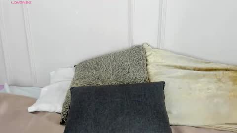 Maria Pettit online show from March 5, 12:01 pm