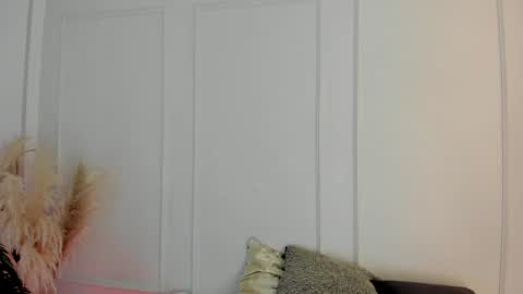 Maria Pettit online show from April 29, 9:24 am