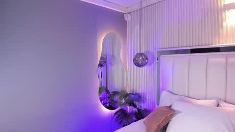 Maria online show from November 1, 5:04 pm