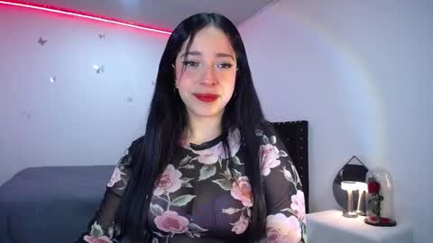 Snapshot of marie_daved chatting on December 23, 2:56 am Nicolle online show from December 23, 2:56 am