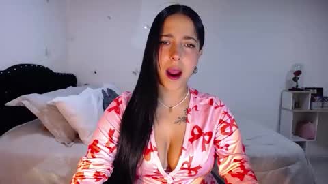 Nicolle online show from October 12, 2:21 am