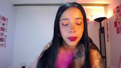 Snapshot of marie_daved chatting on May 24, 3:55 am Nicolle online show from May 24, 3:55 am