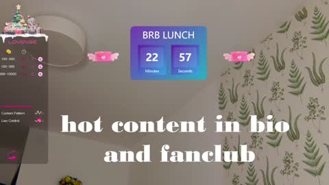 Snapshot of marie_diaze chatting on December 25, 11:11 am Marie LEAVE YOUR WITH ME online show from December 25, 11:11 am