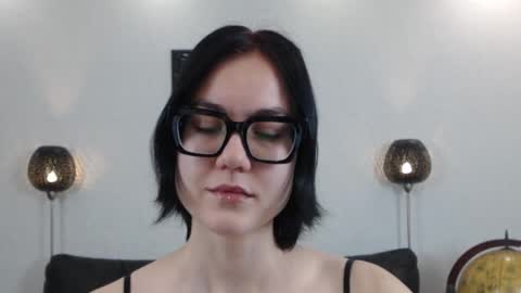 Snapshot of marie_fitch chatting on December 5, 1:03 am Marie Fitch online show from December 5, 1:03 am