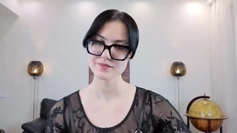 Snapshot of marie_fitch chatting on February 24, 1:03 am Marie Fitch online show from February 24, 1:03 am