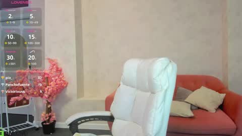marie_hayes online show from May 18, 4:07 am