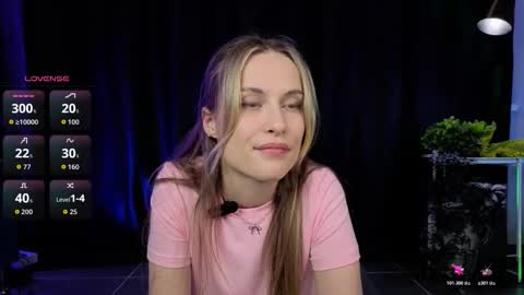 Snapshot of marie_secret chatting on March 21, 5:38 pm Mira and Mari online show from March 21, 5:38 pm