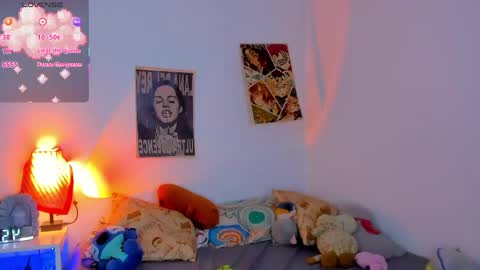 Mariee online show from May 7, 9:53 pm