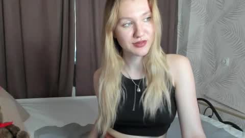 mariel_brown online show from December 6, 8:48 am
