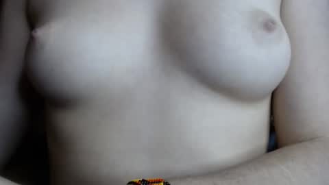 Snapshot of mariel_sins21 chatting on December 20, 2:19 am Mariie online show from December 20, 2:19 am