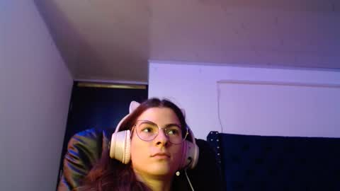 Snapshot of mariel_sins21 chatting on February 16, 5:26 pm Mariie online show from February 16, 5:26 pm