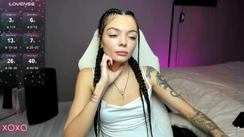 Snapshot of mariella__adams chatting on October 28, 10:52 am Maria online show from October 28, 10:52 am