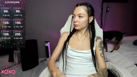 Snapshot of mariella__adams chatting on October 29, 7:32 am Maria online show from October 29, 7:32 am