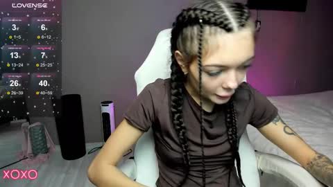 Snapshot of mariella__adams chatting on October 30, 10:06 am Maria online show from October 30, 10:06 am