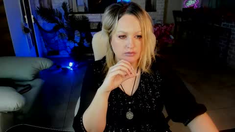 mariemlui online show from October 26, 12:11 pm