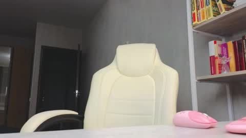 Snapshot of marietta__castro chatting on November 20, 1:00 pm Marietta online show from November 20, 1:00 pm