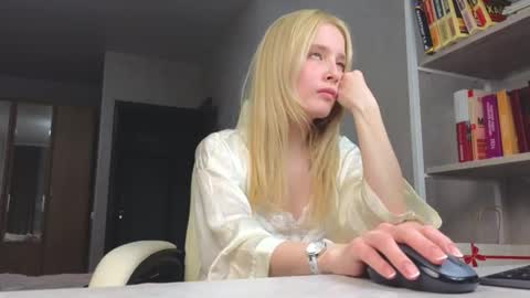 Snapshot of marietta__castro chatting on February 9, 3:27 pm Marietta online show from February 9, 3:27 pm