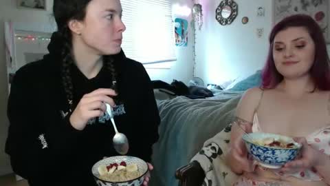 Snapshot of marigoldrue chatting on February 25, 8:41 pm marigoldrue online show from February 25, 8:41 pm