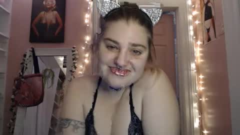 Snapshot of marigoldrue chatting on November 22, 11:37 pm marigoldrue online show from November 22, 11:37 pm