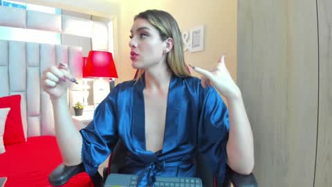 Snapshot of mariiahneedles chatting on January 8, 12:38 am mariiahneedles online show from January 8, 12:38 am