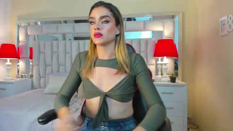 Snapshot of mariiahneedles chatting on January 9, 2:33 am mariiahneedles online show from January 9, 2:33 am