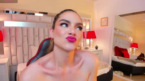 Snapshot of mariiahneedles chatting on January 24, 11:56 pm mariiahneedles online show from January 24, 11:56 pm