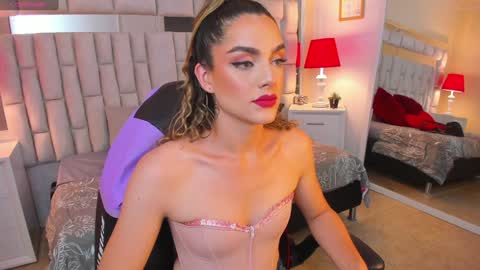 Snapshot of mariiahneedles chatting on February 6, 11:26 pm mariiahneedles online show from February 6, 11:26 pm