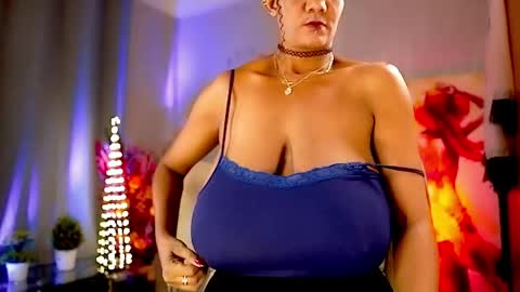 Nikita - Scroll down and read my bio please. New Pictures in Bio online show from May 13, 7:06 am