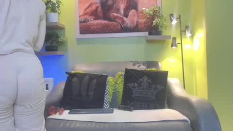 Snapshot of marilin_llady chatting on September 15, 10:37 am marilin_llady online show from September 15, 10:37 am