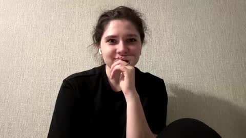 Emmie online show from March 27, 8:59 am