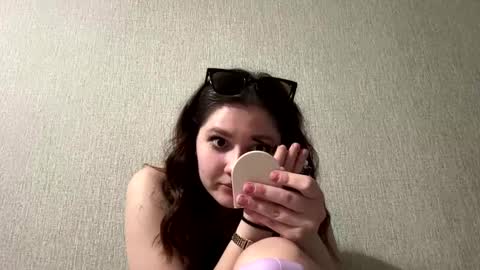 Emmie online show from March 31, 9:10 am