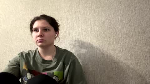 Emmie online show from April 2, 9:07 am