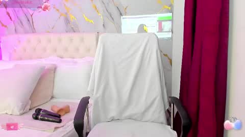 Snapshot of marilyn_allen chatting on February 17, 10:14 pm Marilyn online show from February 17, 10:14 pm