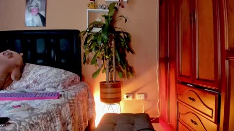 Snapshot of marilyn_rouse2 chatting on December 5, 3:39 pm marilyn rouse online show from December 5, 3:39 pm