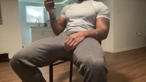 Snapshot of marineguyk19 chatting on December 16, 6:57 pm Z online show from December 16, 6:57 pm