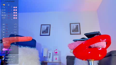 marinelaveau online show from December 9, 7:17 am